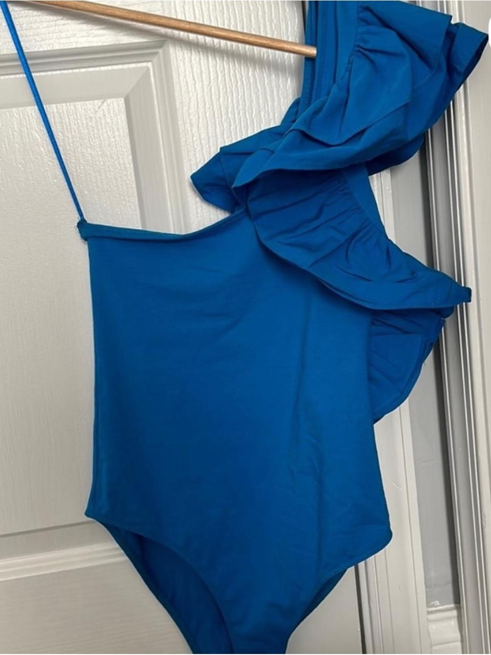 Zara Blue One-Shoulder Ruffle Bodysuit
Size: S